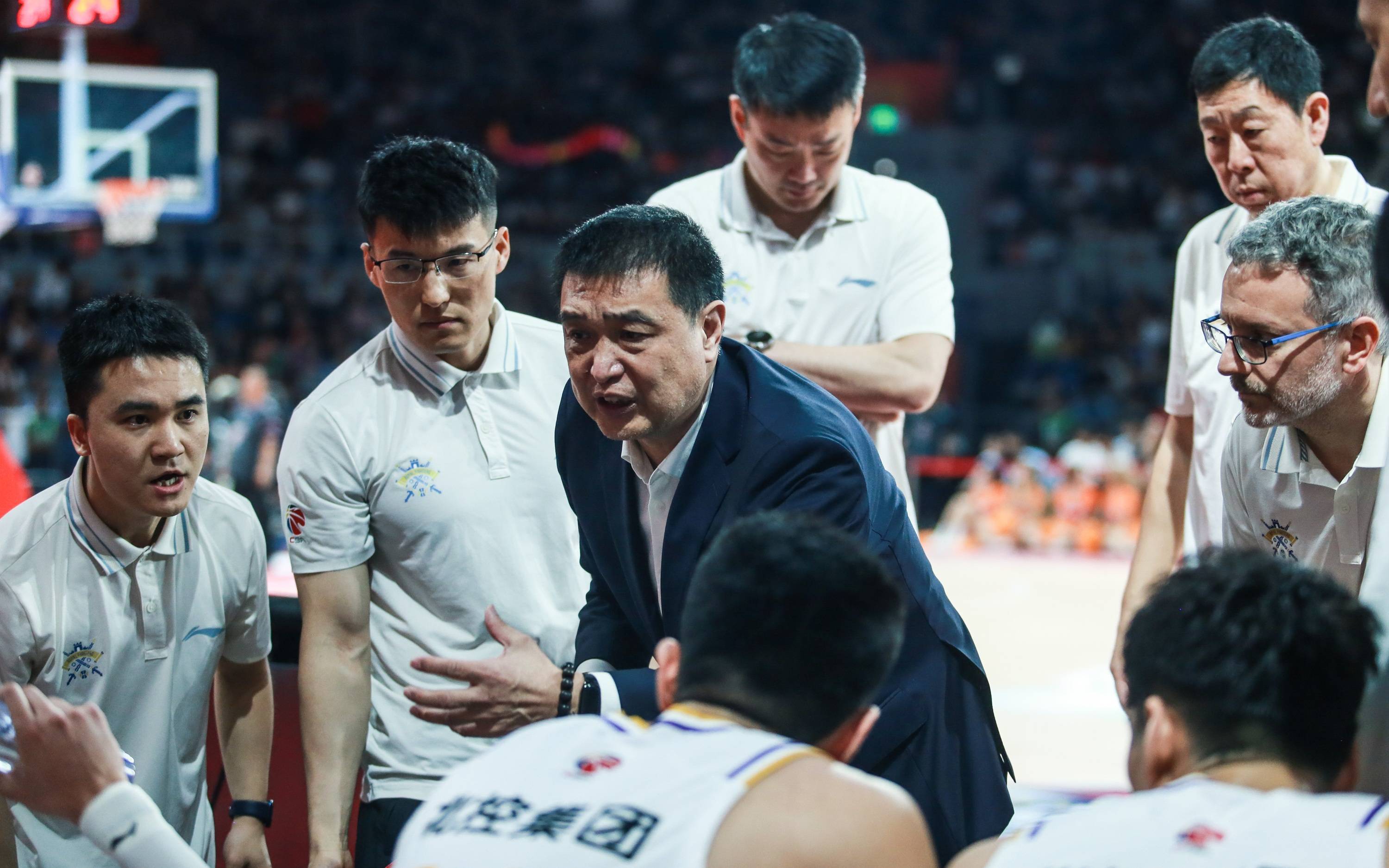 开元体育-163舰曾母暗沙第一锚